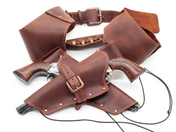 Revolvergürtel mit Doppel Westernholster