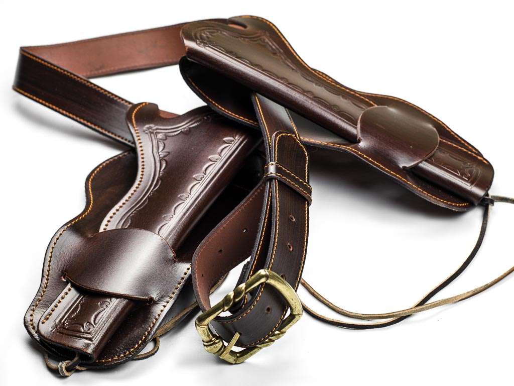 Westernholster und Revolvergürtel aus Leder | Waffen-Schaulade